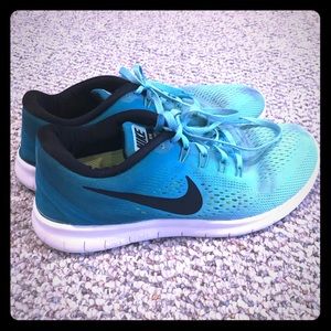 Blue/ Green Nike Size 8 Running sneakers